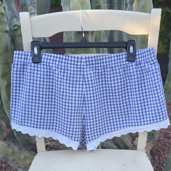 💙 Y2K Victoria's Secret Gingham Pajama Shorts with Eyelet Lace Trim - Picture 2 of 6